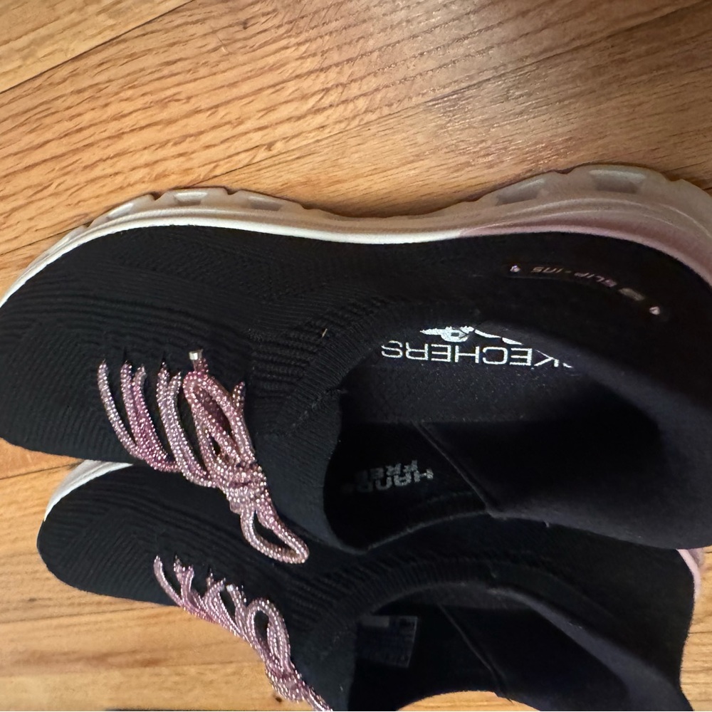 NEW Sketchers black sneakers with pink sparkly laces, size 9 - Picture 7 of 7